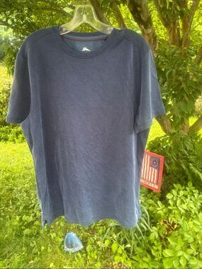 Tommy Bahama Men's Navy Short-Sleeve Crew Tee M